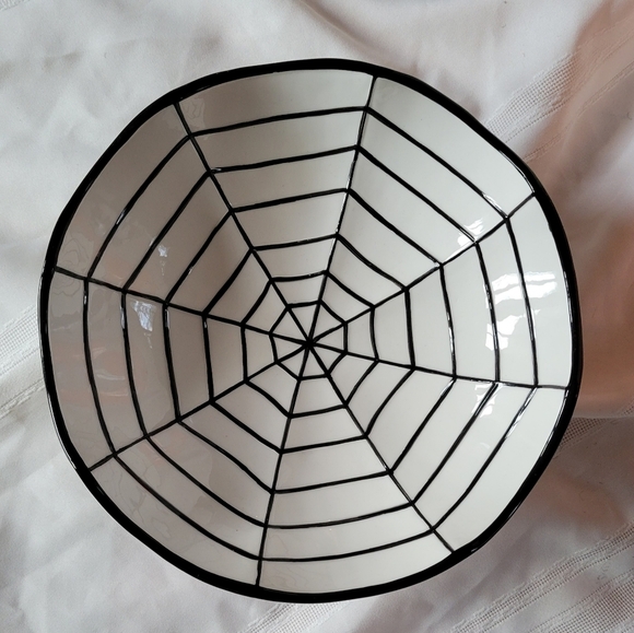 Black and White Spiderweb Bowl - Picture 2 of 7
